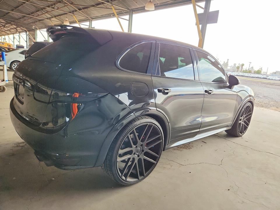Photo 3 from auction – 2013 PORSCHE CAYENNE with VIN WP1AD2A22DLA79193