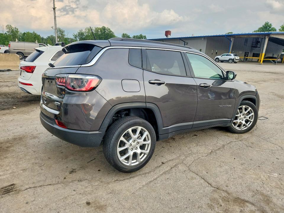 Photo 3 from auction – 2022 JEEP COMPASS with VIN 3C4NJDFB8NT236313