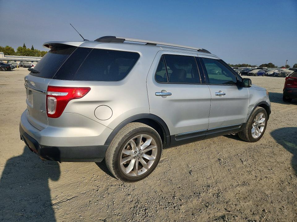 Photo 3 from auction – 2011 FORD EXPLORER with VIN 1FMHK8D89BGA18692