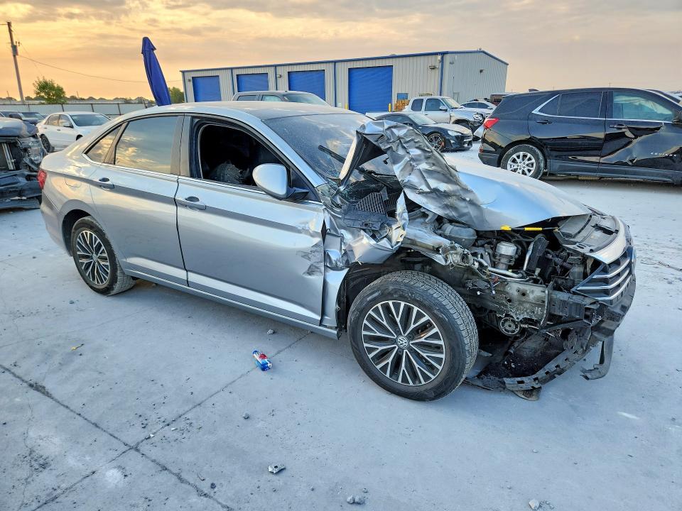 Photo 4 from auction – 2019 VOLKSWAGEN JETTA with VIN 3VWCB7BU4KM220402
