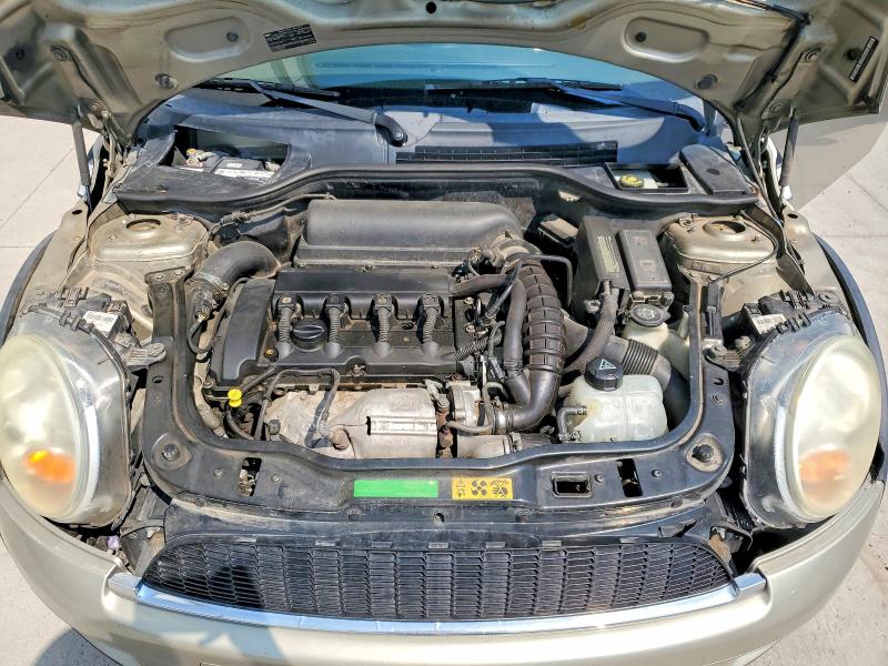 Photo 11 from auction – 2009 MINI COOPER with VIN WMWMF73569TT94340