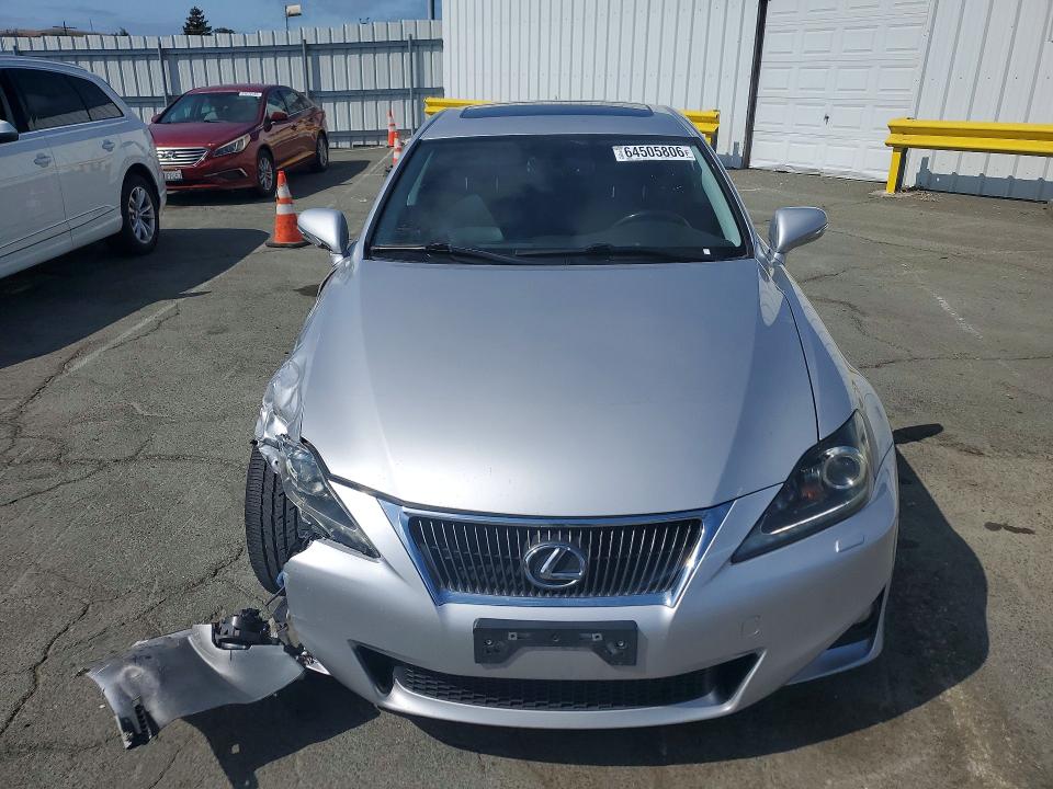 Photo 5 from auction – 2011 LEXUS IS with VIN JTHBE5C25B5025386