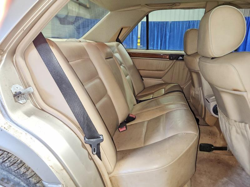 Photo 10 from auction – 1995 MERCEDES-BENZ E with VIN WDBEA32E8SC225845
