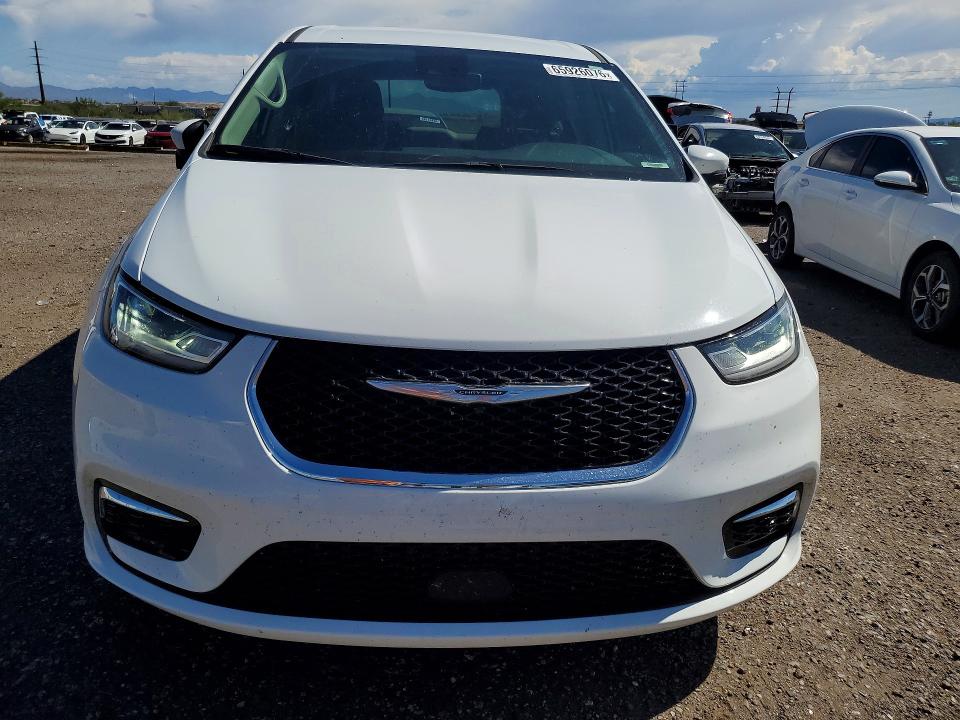 Photo 5 from auction – 2023 CHRYSLER PACIFICA with VIN 2C4RC1BG8PR558659