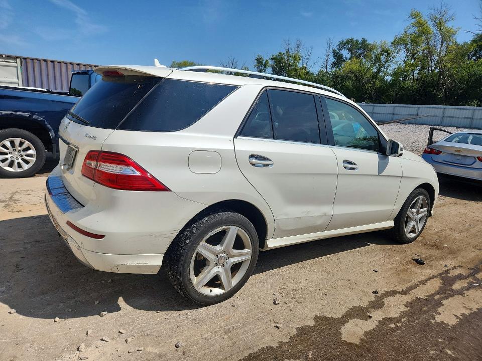 Photo 3 from auction – 2015 MERCEDES-BENZ ML with VIN 4JGDA5GBXFA475799