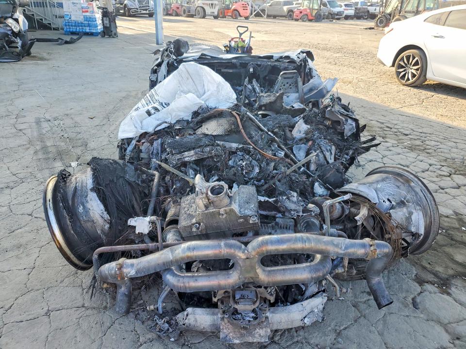 Photo 6 from auction – 2022 AUDI R8 with VIN WUACEAFX0N7901279