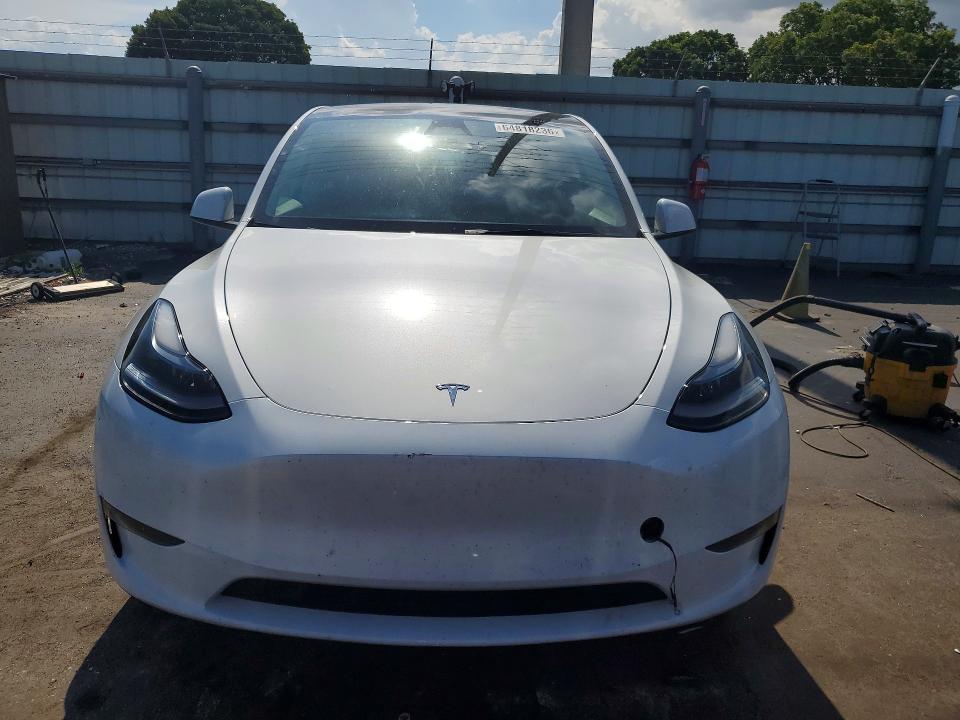 Zdjęcie 5 z aukcji – 2025 TESLA MODEL Y z VIN 7SAYGDED9SA377402