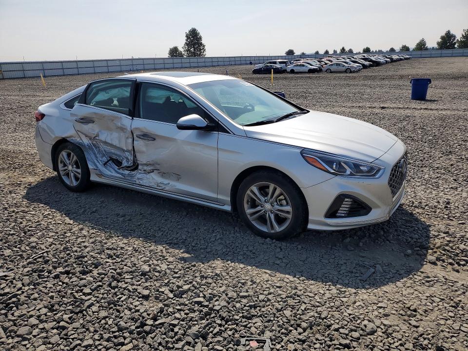 Photo 4 from auction – 2018 HYUNDAI SONATA with VIN 5NPE34AF1JH599261