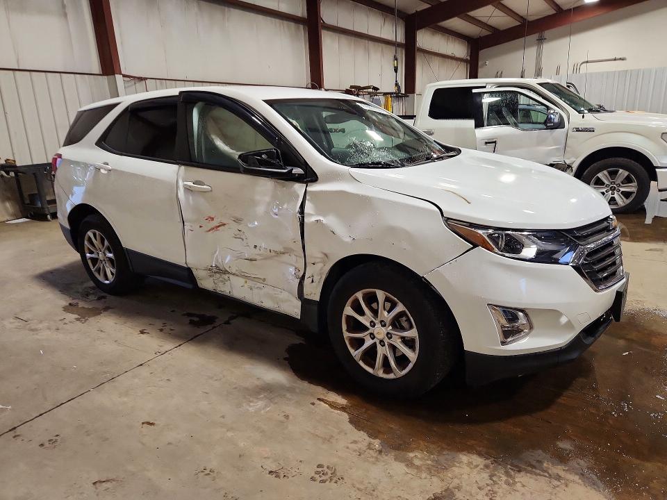 Photo 4 from auction – 2020 CHEVROLET EQUINOX with VIN 2GNAXHEV7L6217017
