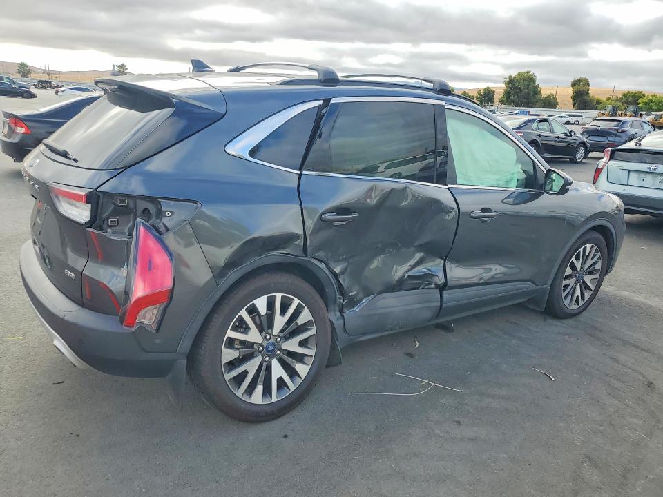 Photo 3 from auction – 2020 FORD ESCAPE with VIN 1FMCU0DZ8LUA10181