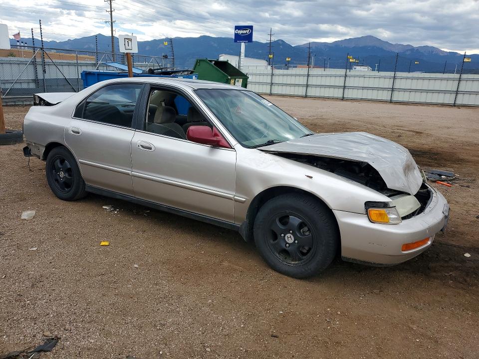 Photo 4 from auction – 1997 HONDA ACCORD 4D SE with VIN 1HGCD5603VA062498