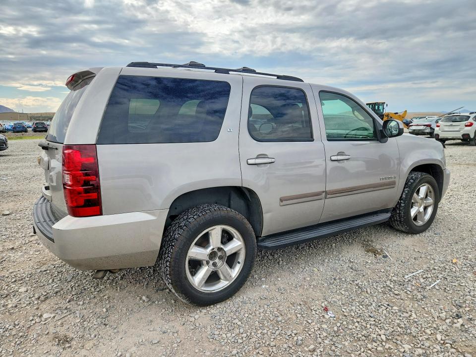 Photo 3 from auction – 2007 CHEVROLET TAHOE with VIN 1GNFK13017J115689