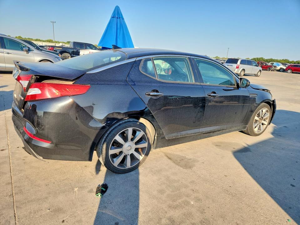 Foto 3 de la subasta – 2012 KIA OPTIMA con VIN 5XXGR4A69CG018983