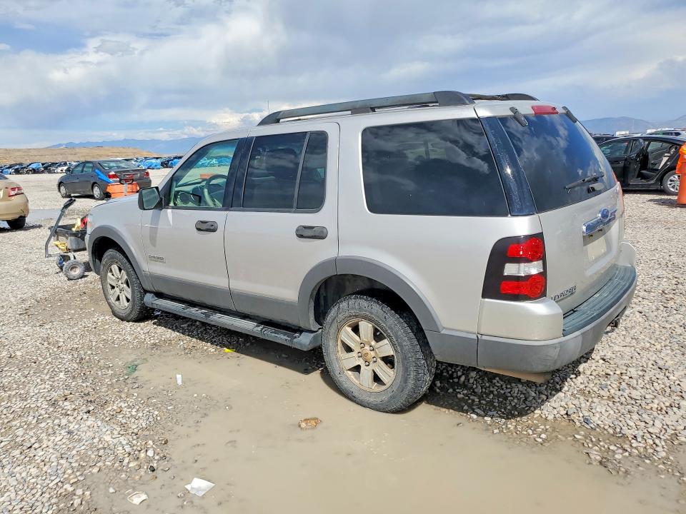 Photo 2 from auction – 2006 FORD EXPLORER with VIN 1FMEU73E06UB51346