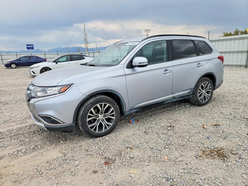 MITSUBISHI OUTLANDER 2016 with VIN JA4AZ3A32GZ064996 - Photo from auction
