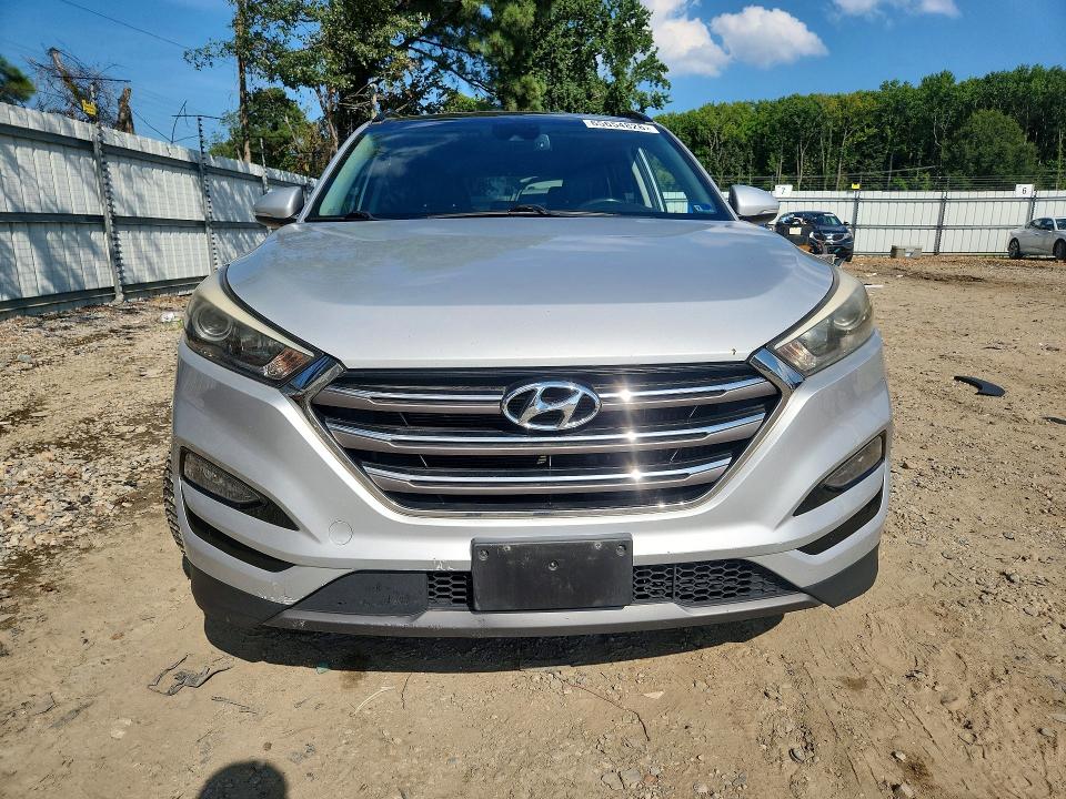 Photo 5 from auction – 2016 HYUNDAI TUCSON with VIN KM8J33A25GU265850