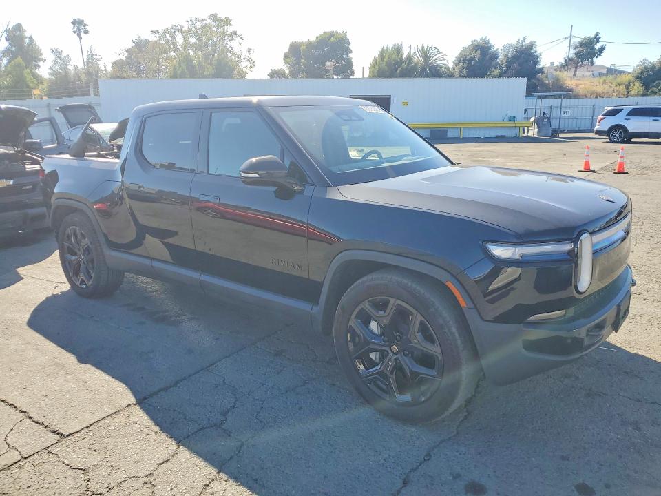 Photo 4 from auction – 2025 RIVIAN R1T with VIN 7FCTGBAA2SN036560