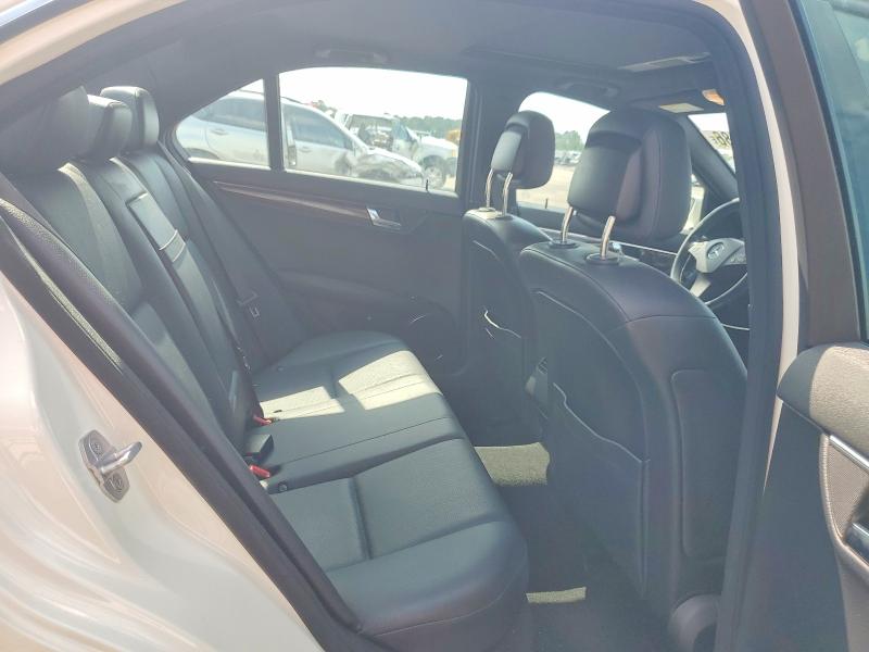Photo 10 from auction – 2010 MERCEDES-BENZ C with VIN WDDGF5EBXAF471047