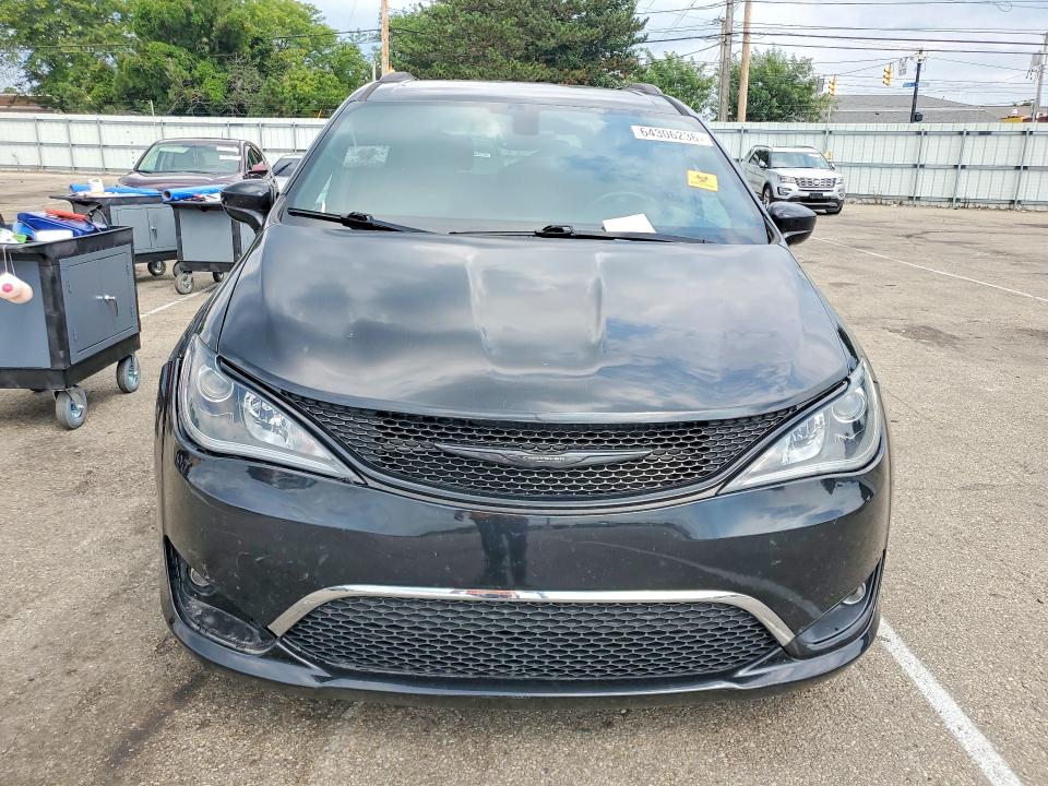 Photo 5 from auction – 2019 CHRYSLER PACIFICA with VIN 2C4RC1EG9KR699034
