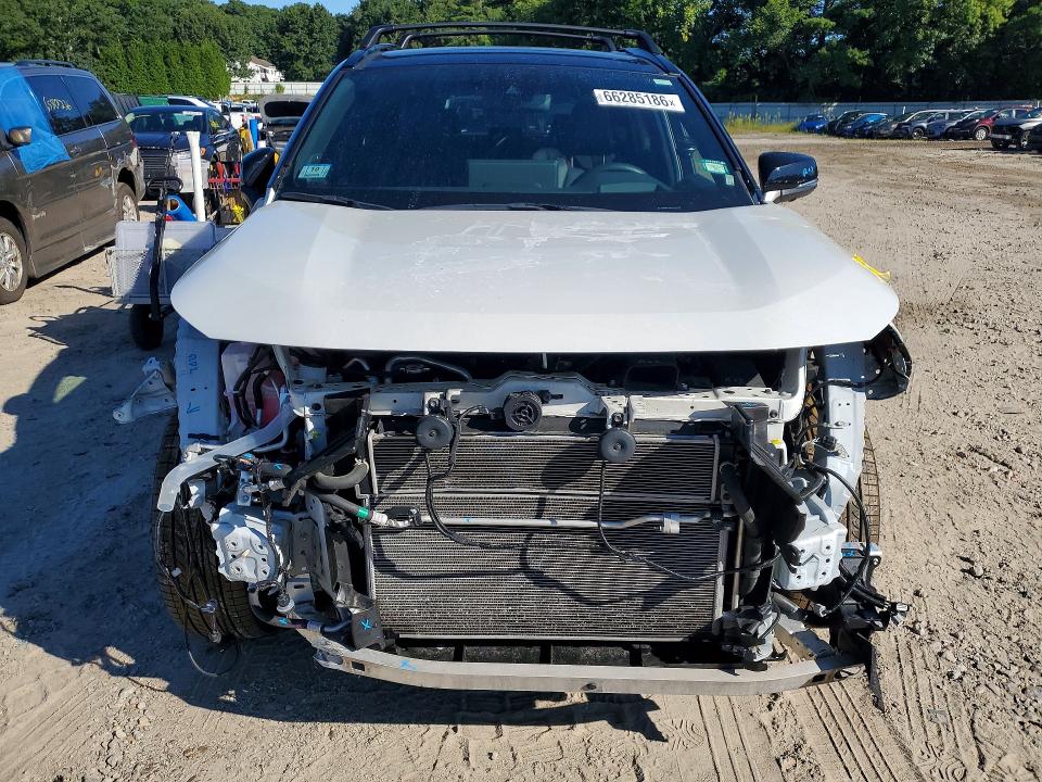 Photo 5 from auction – 2024 TOYOTA RAV4 PRIME with VIN JTMFB3FV6RD220340