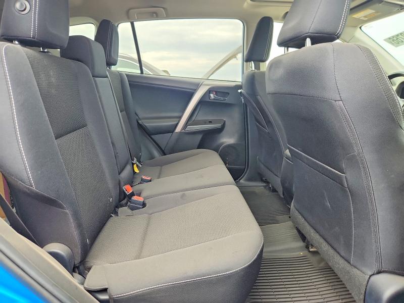 Photo 11 from auction – 2017 TOYOTA RAV4 with VIN JTMRFREV6HD213828