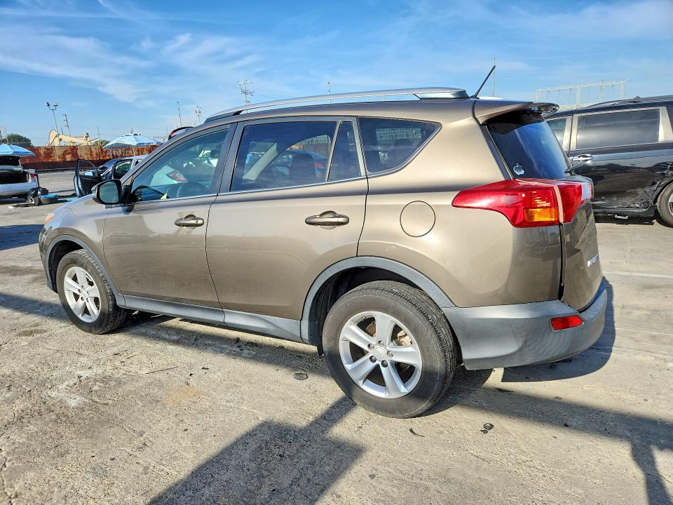 Photo 2 from auction – 2014 TOYOTA RAV4 with VIN JTMWFREVXED039969