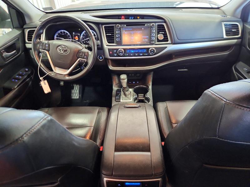 Photo 8 from auction – 2017 TOYOTA HIGHLANDER with VIN 5TDJZRFHXHS386625