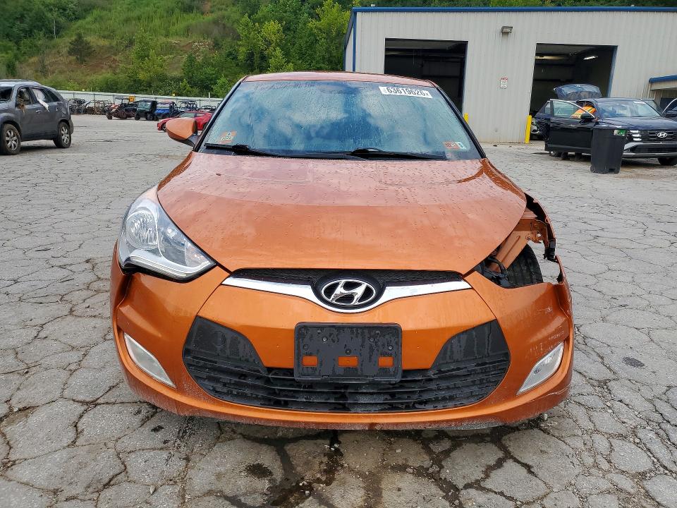 Photo 5 from auction – 2017 HYUNDAI VELOSTER with VIN KMHTC6AD5HU309844