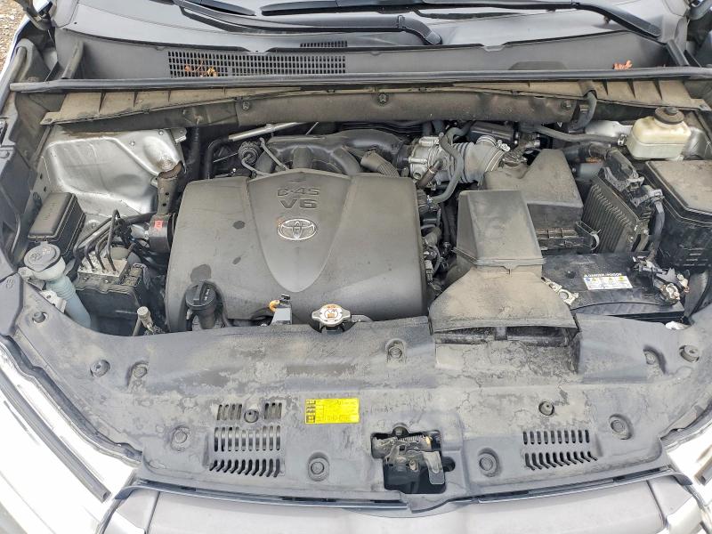 Photo 12 from auction – 2018 TOYOTA HIGHLANDER with VIN 5TDJZRFHXJS523424