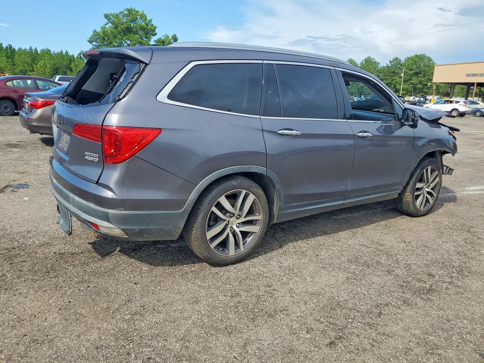 Фото 3 с аукциона – 2017 HONDA PILOT с VIN 5FNYF6H95HB083641