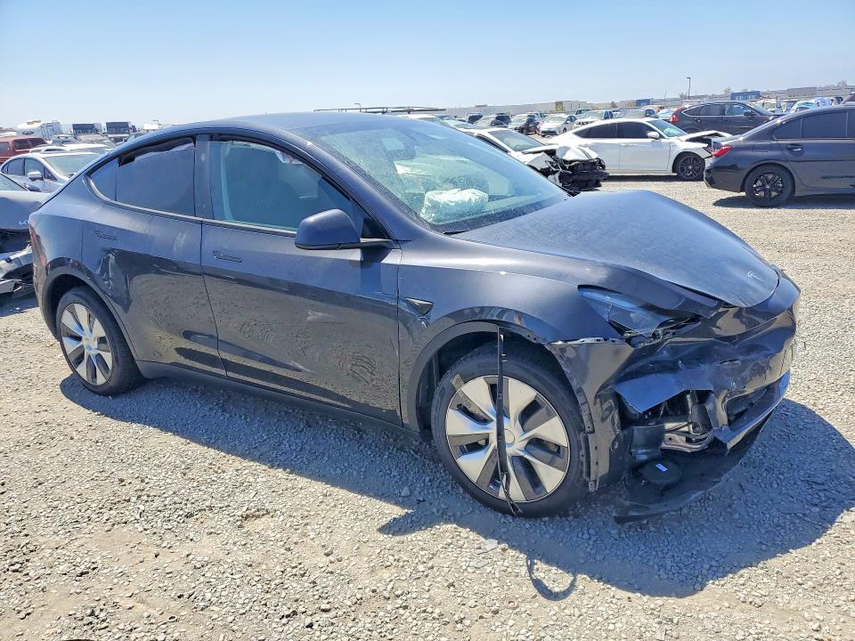 Photo 4 from auction – 2024 TESLA MODEL Y with VIN 7SAYGDEE1RA229893