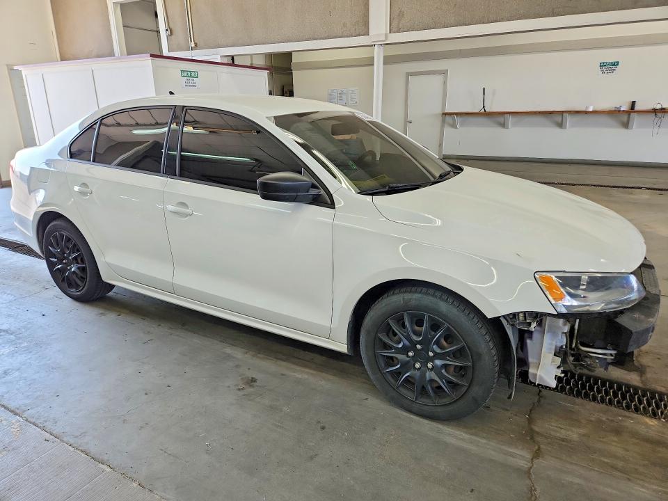 Photo 4 from auction – 2014 VOLKSWAGEN JETTA with VIN 3VWLL7AJ7EM279758