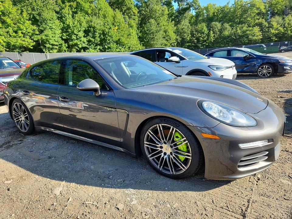 Photo 4 from auction – 2016 PORSCHE PANAMERA with VIN WP0AD2A76GL041046