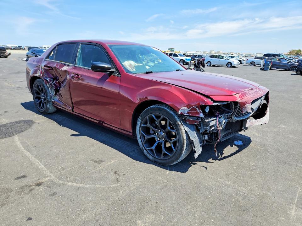 Photo 4 from auction – 2019 CHRYSLER 300 with VIN 2C3CCAAG1KH682993