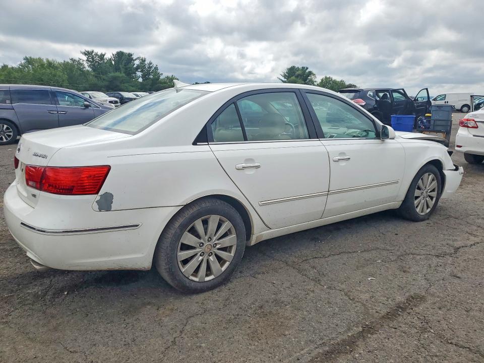 Photo 3 from auction – 2010 HYUNDAI SONATA with VIN 5NPEU4AF8AH599299