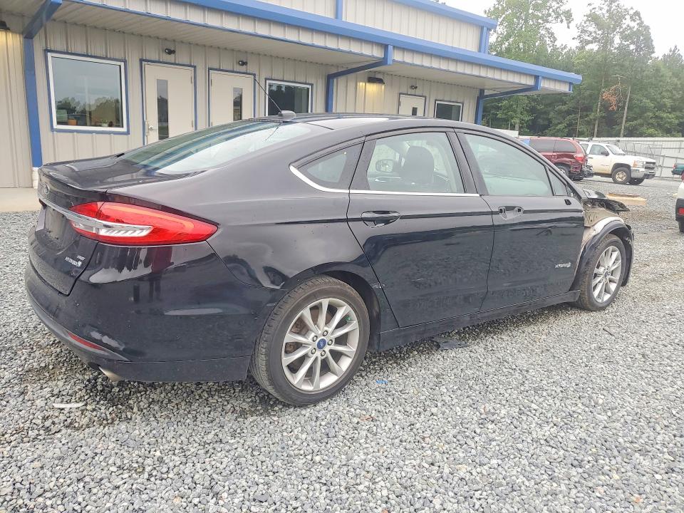 Foto 3 de la subasta – 2017 FORD FUSION con VIN 3FA6P0LU4HR148450