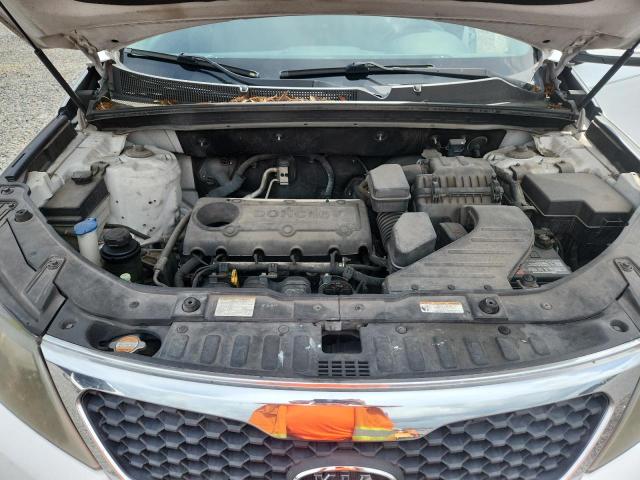 Photo 12 from auction – 2011 KIA SORENTO LX with VIN 5XYKT4A16BG127380