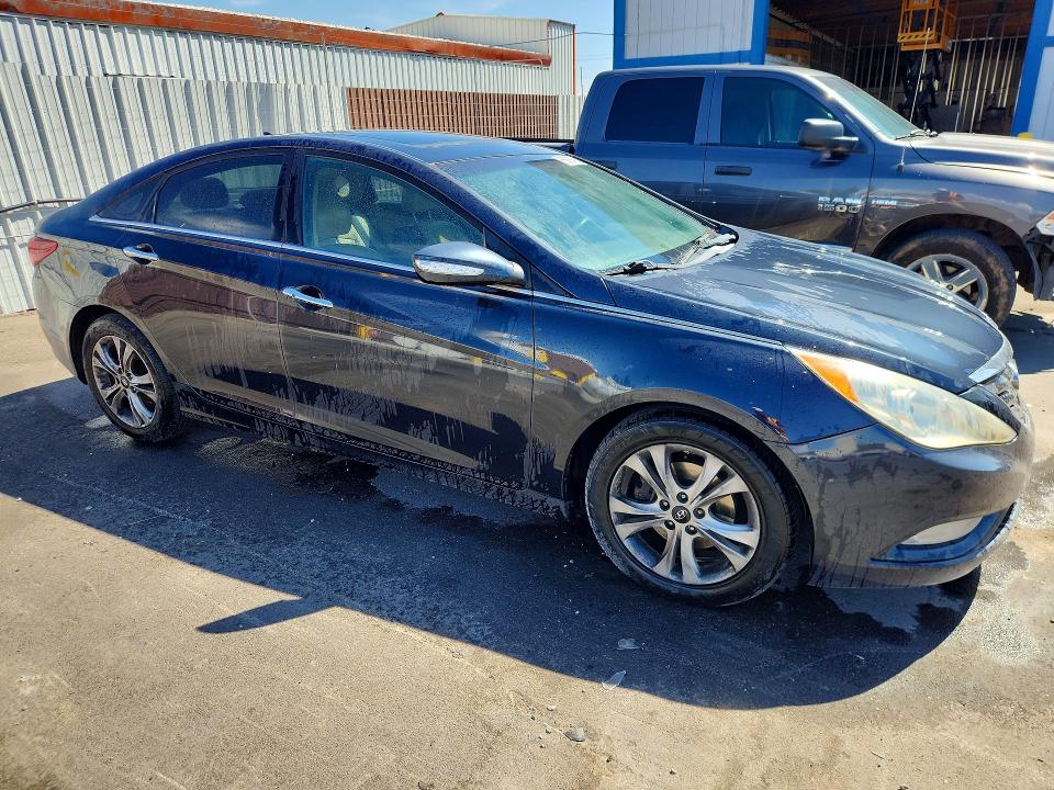 Photo 4 from auction – 2011 HYUNDAI SONATA with VIN 5NPEC4ACXBH239140