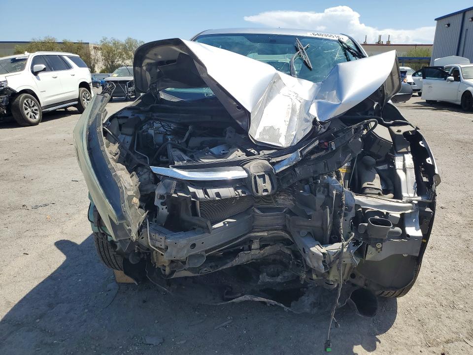 Photo 5 from auction – 2016 HONDA CR-V with VIN 3CZRM3H38GG702482