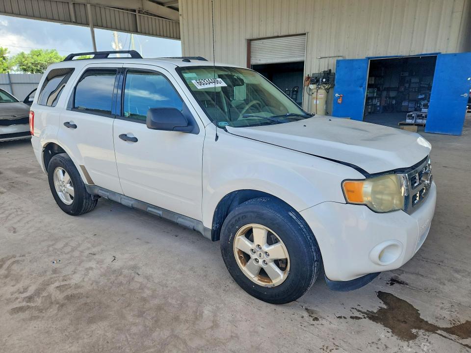 Photo 4 from auction – 2011 FORD ESCAPE with VIN 1FMCU9DG1BKB40929