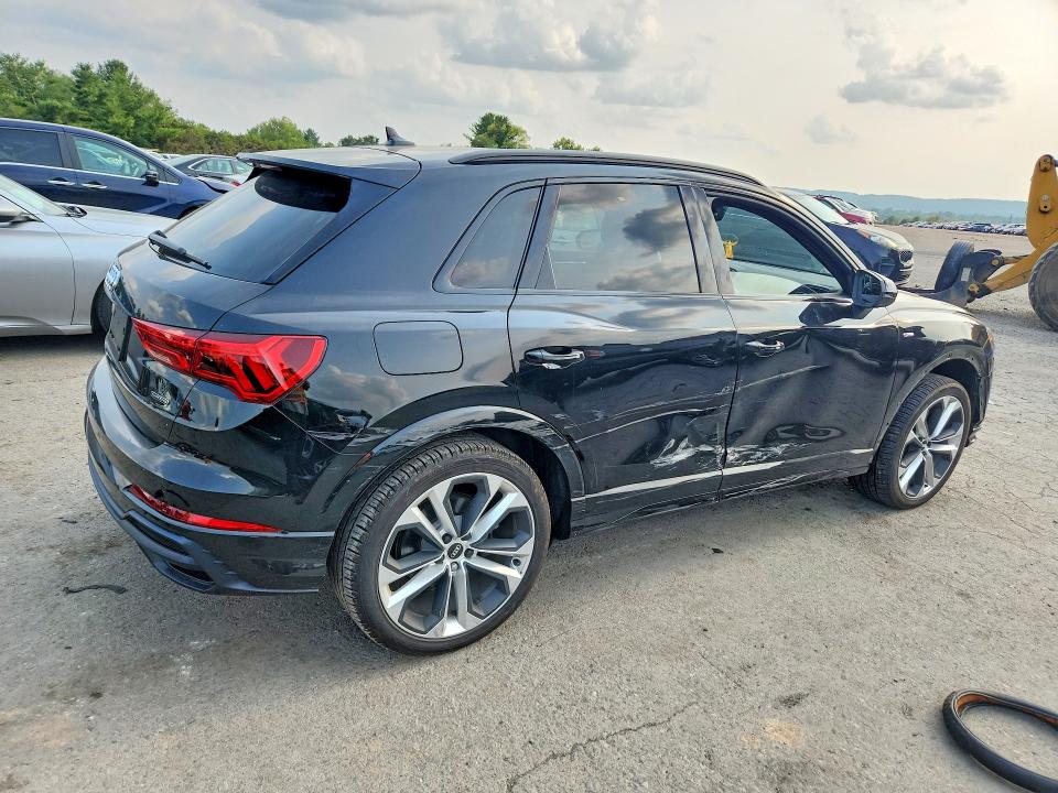 Photo 3 from auction – 2021 AUDI Q3 with VIN WA1DECF3XM1031739