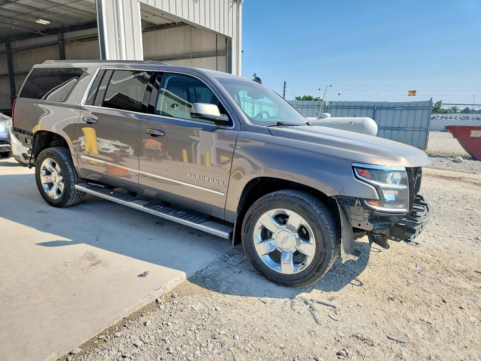 Photo 4 from auction – 2017 CHEVROLET SUBURBAN with VIN 1GNSKHKC7HR379912