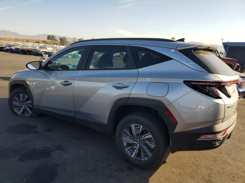 Photo 2 from auction – 2023 HYUNDAI TUCSON with VIN KM8JBCA15PU085844
