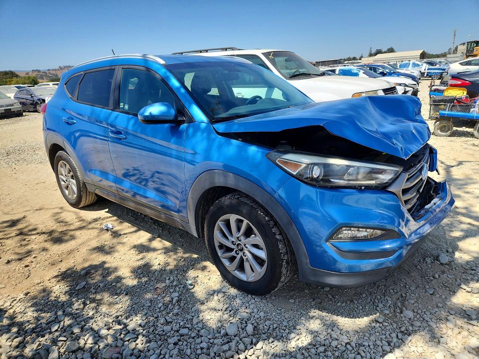 Photo 4 from auction – 2016 HYUNDAI TUCSON with VIN KM8J33A44GU063115