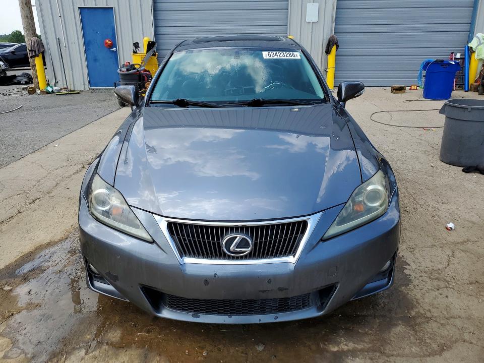 Photo 5 from auction – 2012 LEXUS IS with VIN JTHCF5C20C5060551