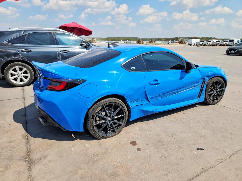 Photo 3 from auction – 2023 TOYOTA GR 86 with VIN JF1ZNBE18P9754667