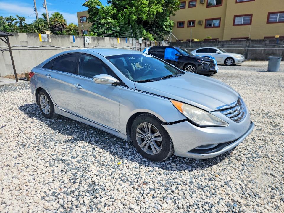 Photo 4 from auction – 2014 HYUNDAI SONATA with VIN 5NPEB4AC1EH921623