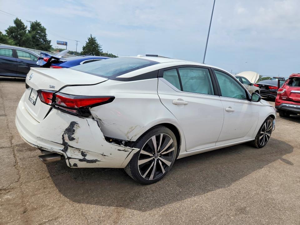 Photo 3 from auction – 2020 NISSAN ALTIMA with VIN 1N4BL4CV5LN302671