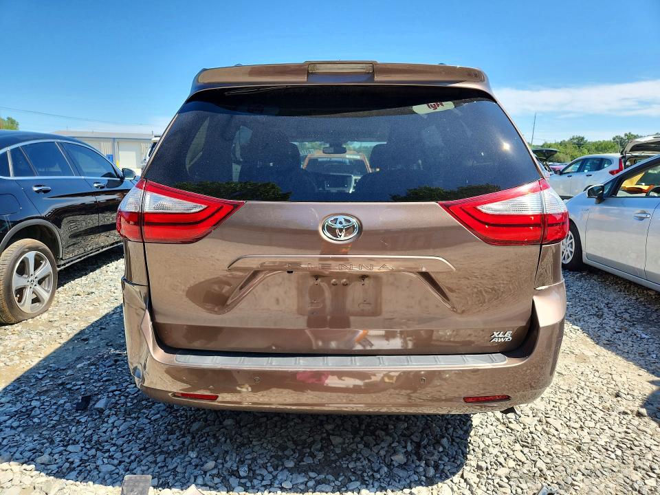 Photo 6 from auction – 2018 TOYOTA SIENNA with VIN 5TDDZ3DC1JS191469