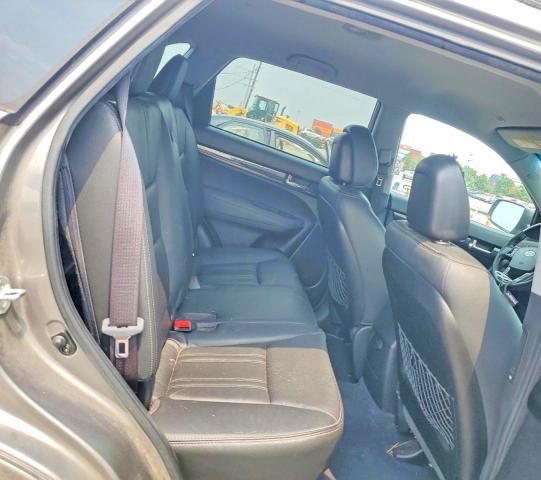 Photo 11 from auction – 2012 KIA SORENTO with VIN 5XYKWDA2XCG302439